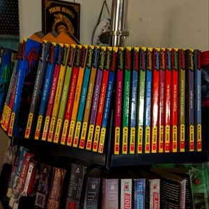 Lot of 30 Goosebumps books